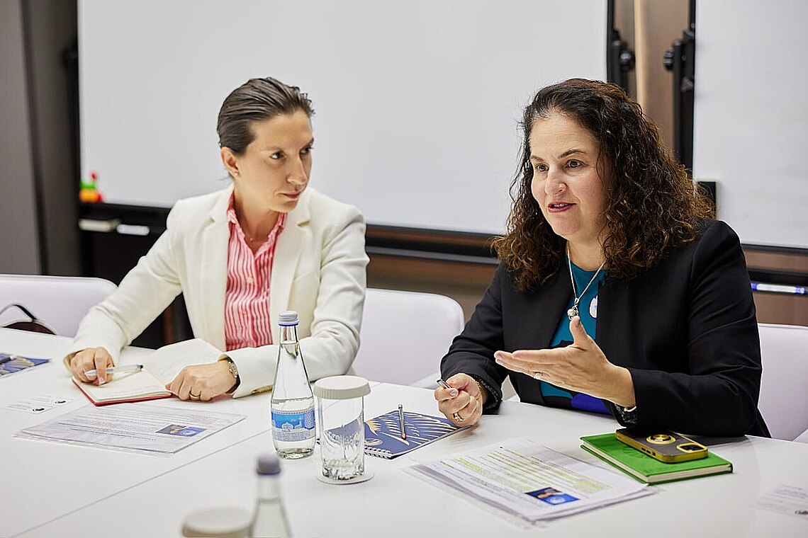 Bugun Mass-media fondi ofisida Fond Vasiylik kengashi raisi Nozima Davletova va fond direktori Akramjon Fozilov “BMT Ayollar” tashkilotining Yevropa va Markaziy Osiyo bo‘yicha mintaqaviy direktori o‘rinbosari Eliza Fernandes Saens xonim va “BMT Ayollar” dasturining O‘zbekistondagi menejeri Jeren Guven Gures xonim bilan uchrashuv o‘tkazdi.